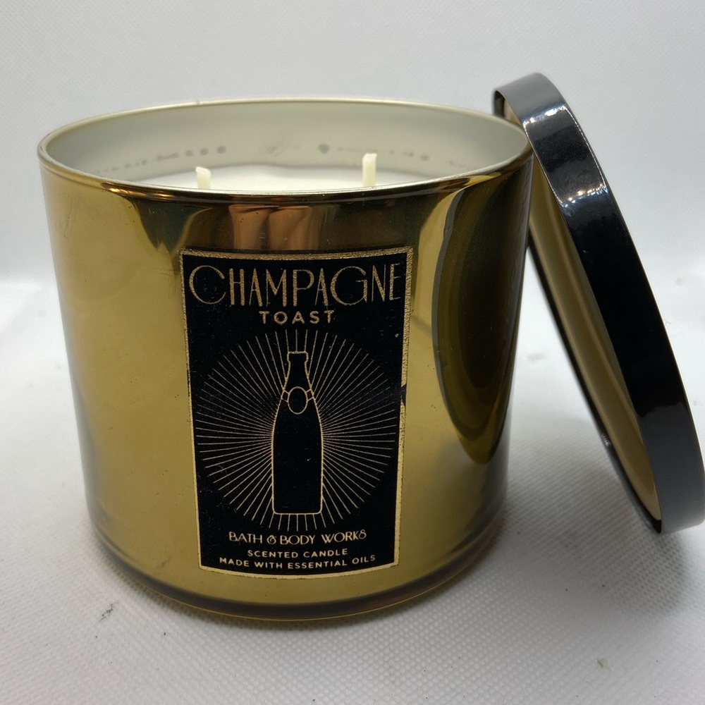 Bath and body works champagne toast candle